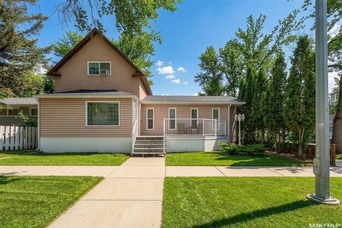 408 Duffield St W, Moose Jaw, SK, S6H5H8 | Card Image