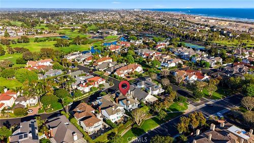 19545 Woodlands Dr, Huntington Beach, CA, 92648-5526 | Card Image