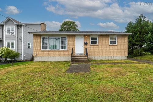 171 Renfrew St, House with 3 bedrooms, 2 bathrooms and null parking in Dartmouth NS | Card Image
