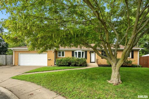 1804 15 1/2 Street Ct, Rock Island, IL, 61201-4300 | Card Image