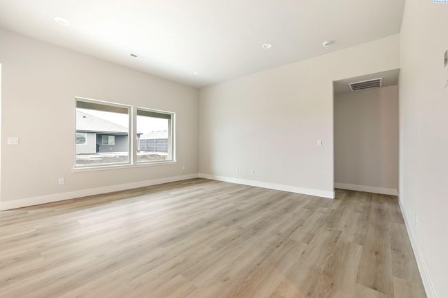 10402 Kokanee Dr, House other with 3 bedrooms, 2 bathrooms and 3 parking in Pasco WA | Image 11