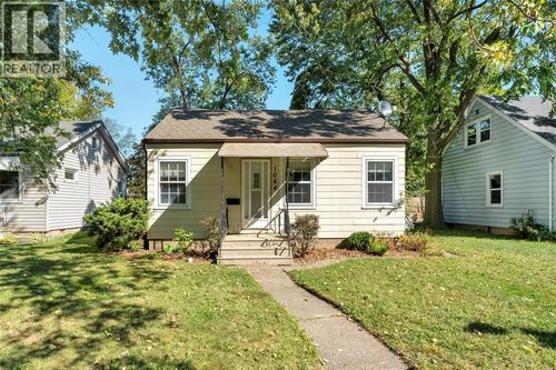 {{alt}} | Card Image