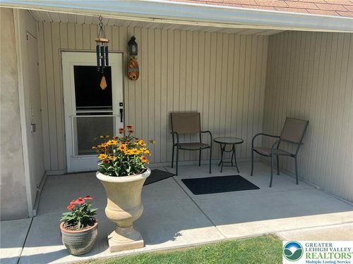 5137 Fornaciari Dr, Whitehall, PA, 18052-2101 | Card Image