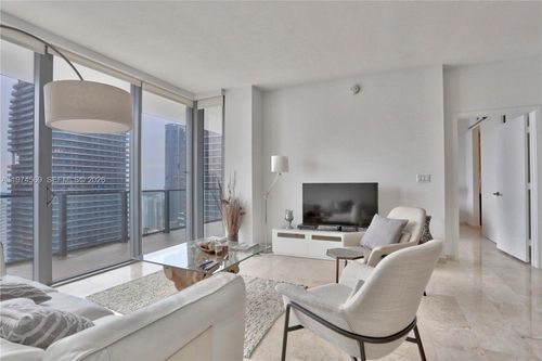 apt-3805-88 Sw 7th St, MIAMI, FL, 33130-3775 | Card Image