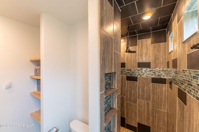 Primary ensuite | Image 14
