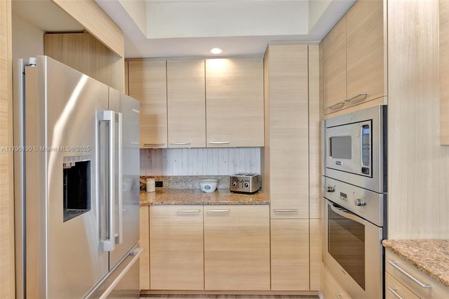 APT-514 - 1 N Ocean Blvd, Condo with 2 bedrooms, 2 bathrooms and null parking in Pompano Beach FL | Image 6