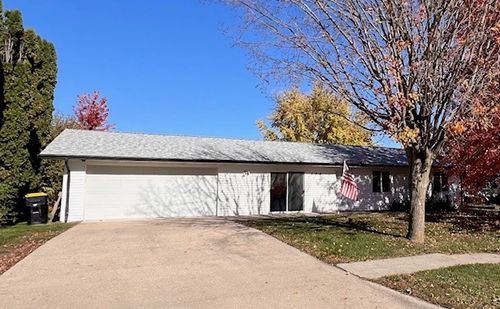 505 Nw 5th St, Earlham, IA, 50072-1015 | Card Image