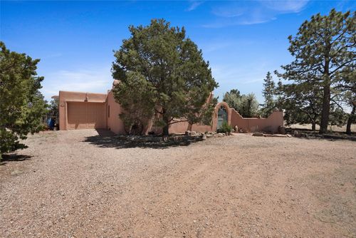 4 Demas Rd, Santa Fe, NM, 87508-8834 | Card Image