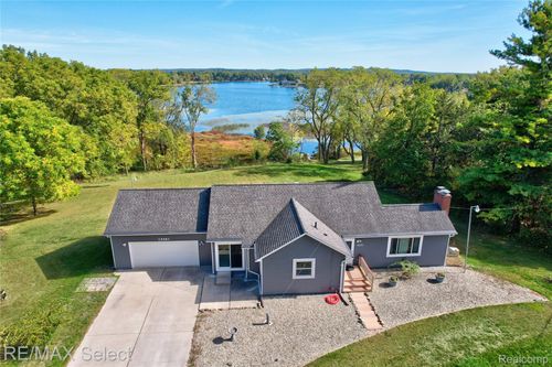 15451 Whitaker Rd, Linden, MI, 48451-9055 | Card Image