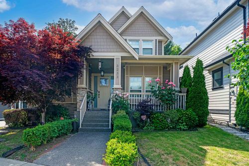 3233 147 St, Surrey, BC, V4P1Z8 | Card Image