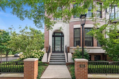 615 W Brown St, Birmingham, MI, 48009 | Card Image