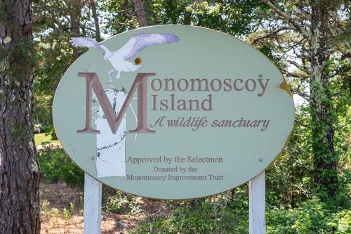 183 Monomoscoy Rd, Mashpee, MA, 02649-3910 | Card Image