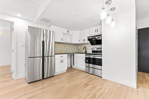 4b-105-25 65th Road, Forest Hills, NY, 11375 | Card Image