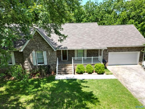194 Bartee Rd, Laceys Spring, AL, 35754-3402 | Card Image