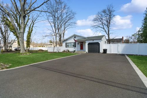 283 Harrison Ave, Miller Place, NY, 11764-3429 | Card Image