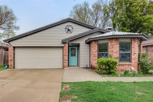 1002 Canary Ln, Mansfield, TX, 76063-1560 | Card Image