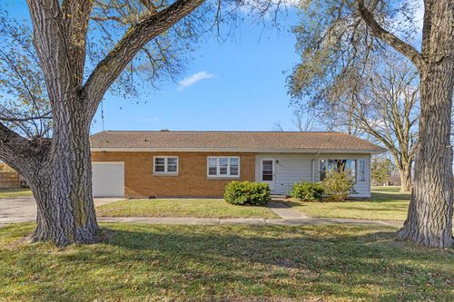 106 S 6th St, Carson City, MI, 48811-9635 | Card Image