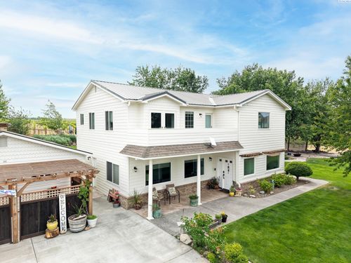 52929 E Kennedy Rd, Benton City, WA, 99320-6525 | Card Image