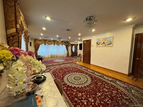 109 Myrtle Ave, Richmond Hill, NY, 11418-1237 | Card Image