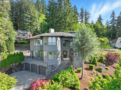 13658 Se Snowfire Dr, Happy Valley, OR, 97086-9663 | Card Image