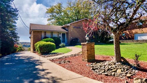1006 Eastview Dr, Weirton, WV, 26062-5118 | Card Image