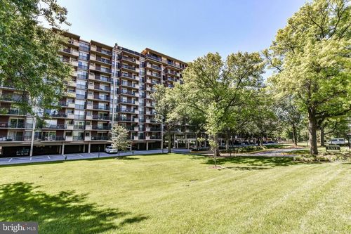 apt-817-1300 Army Navy Dr, ARLINGTON, VA, 22202-2010 | Card Image