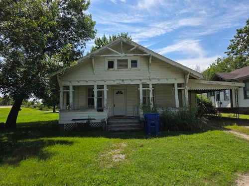 226 D St Sw, Miami, OK, 74354-7616 | Card Image