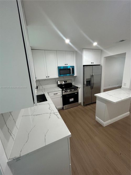 0-808 Sw 15th Ave, Fort Lauderdale, FL, 33312-7224 | Card Image