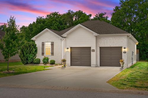 390 Irish Cir, Hopkinsville, KY, 42240-1779 | Card Image