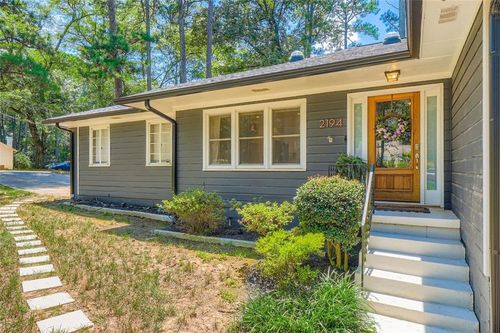 2194 Lyle Rd, College Park, GA, 30337-1052 | Card Image