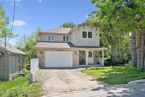 16 Edward St, Cambridge, ON, N3C1J7 | Card Image