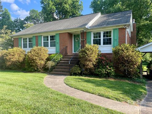 5806 Whitingham Dr, Charlotte, NC, 28215-2354 | Card Image