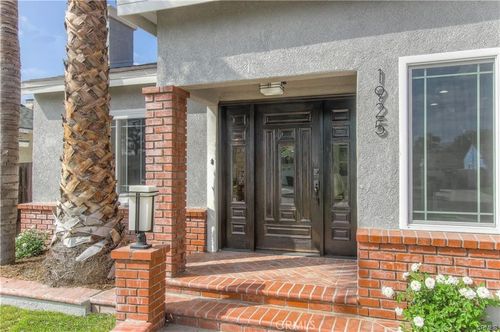 1925 N Screenland Dr, Burbank, CA, 91505 | Card Image