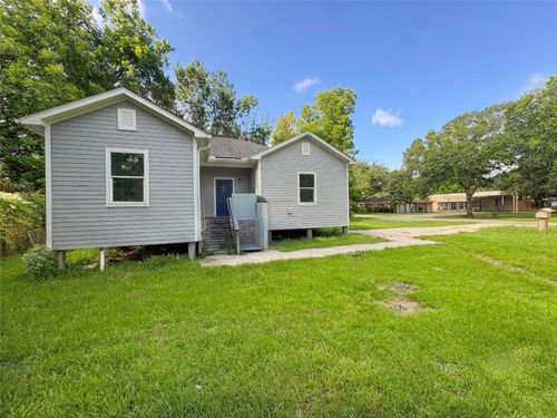 303 S 4th St, Alvin, TX, 77511-5919 | Card Image