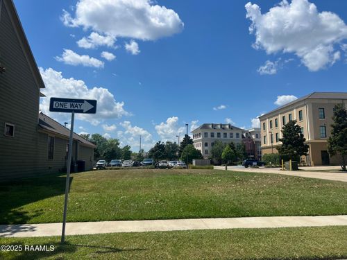 143 Elysian Fields Dr, Lafayette, LA, 70508-6658 | Card Image