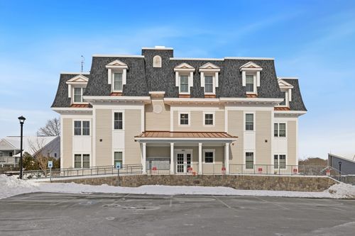 unit-302-441 Essex St, Swampscott, MA, 01907-1251 | Card Image