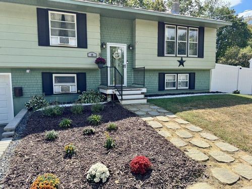 18 Edgewood St, Claremont, NH, 03743-3212 | Card Image