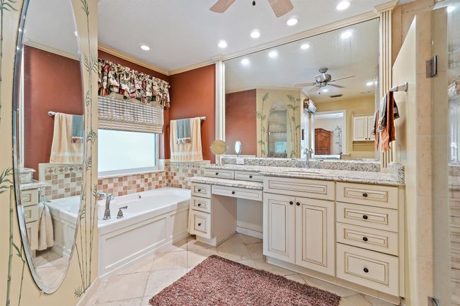 815 Sw Rustic Cir, House other with 3 bedrooms, 2 bathrooms and null parking in Stuart FL | Image 14