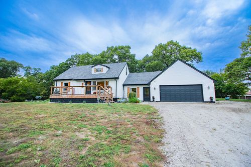 524 E Penn St, Wheatfield, IN, 46392-9146 | Card Image
