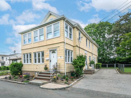 first-floor-3 Smull Pl, Port Washington, NY, 11050-2212 | Card Image