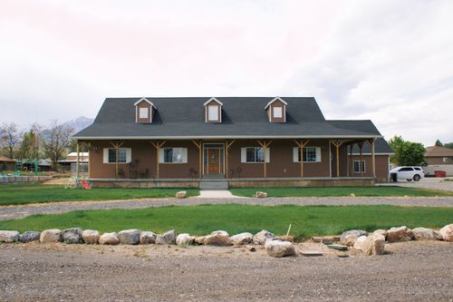 247 400, Santaquin, UT, 84655-7013 | Card Image