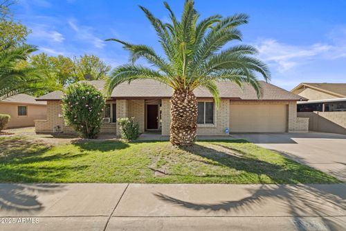 6131 W Desert Hills Dr, Glendale, AZ, 85304-2509 | Card Image