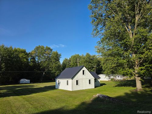 1647 Boy Scout Rd, Caro, MI, 48723-9491 | Card Image