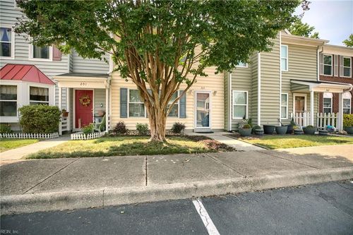 205 Whitewater Dr, Newport News, VA, 23608-4708 | Card Image