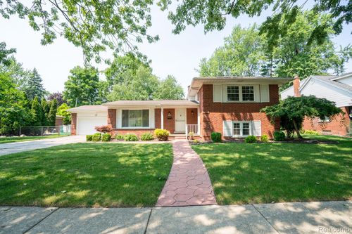 1880 Waverly Street, Trenton, MI, 48183 | Card Image