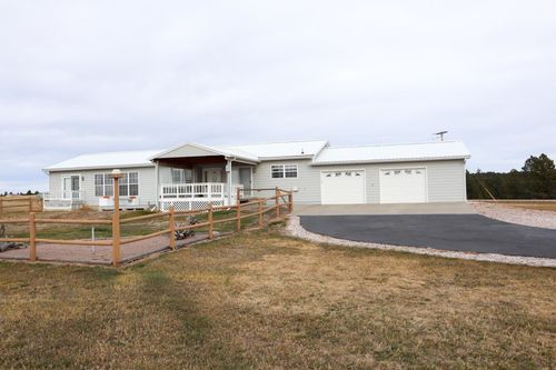 3 Meadow View Ln, Newcastle, WY, 82701-9801 | Card Image