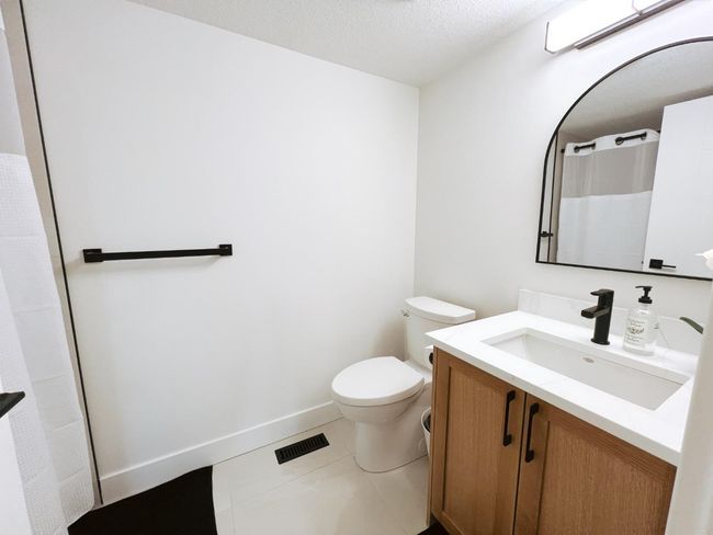 52 Patterson Cres Sw, House other with 5 bedrooms, 4 bathrooms and 4 parking in Calgary AB | Image 30