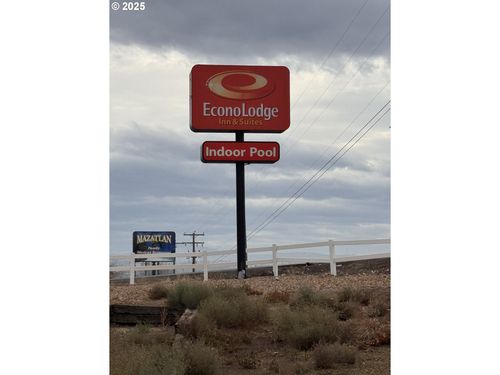 651 N Highway 26, Madras, OR, 97741-9425 | Card Image