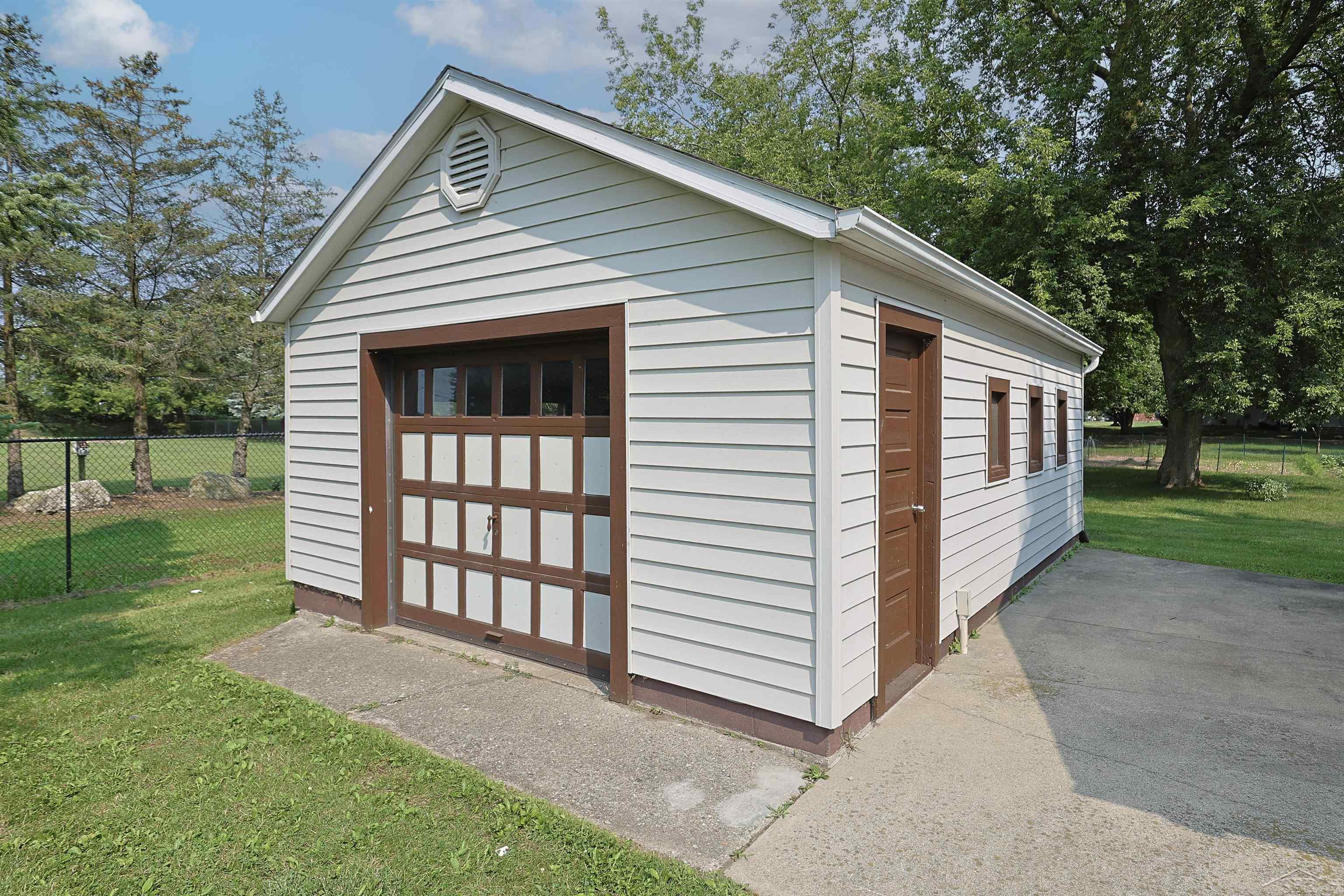 Residential in Saginaw Charter Township 3
