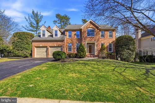 1800 Sunny Creek Cv, Vienna, VA, 22182-2158 | Card Image